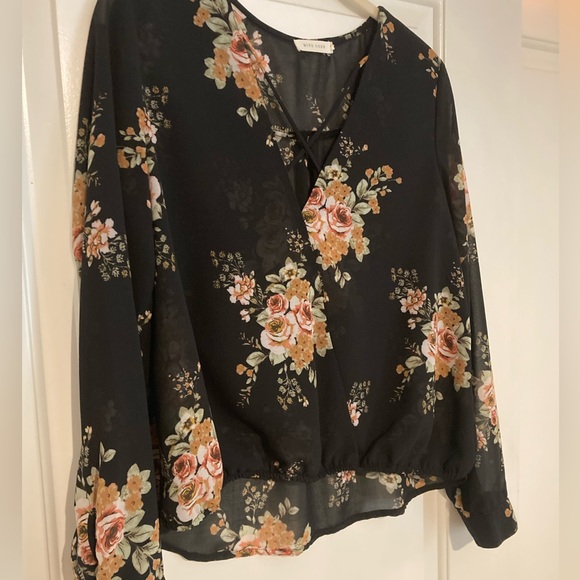 Mind code women’s blouse - Picture 9 of 10